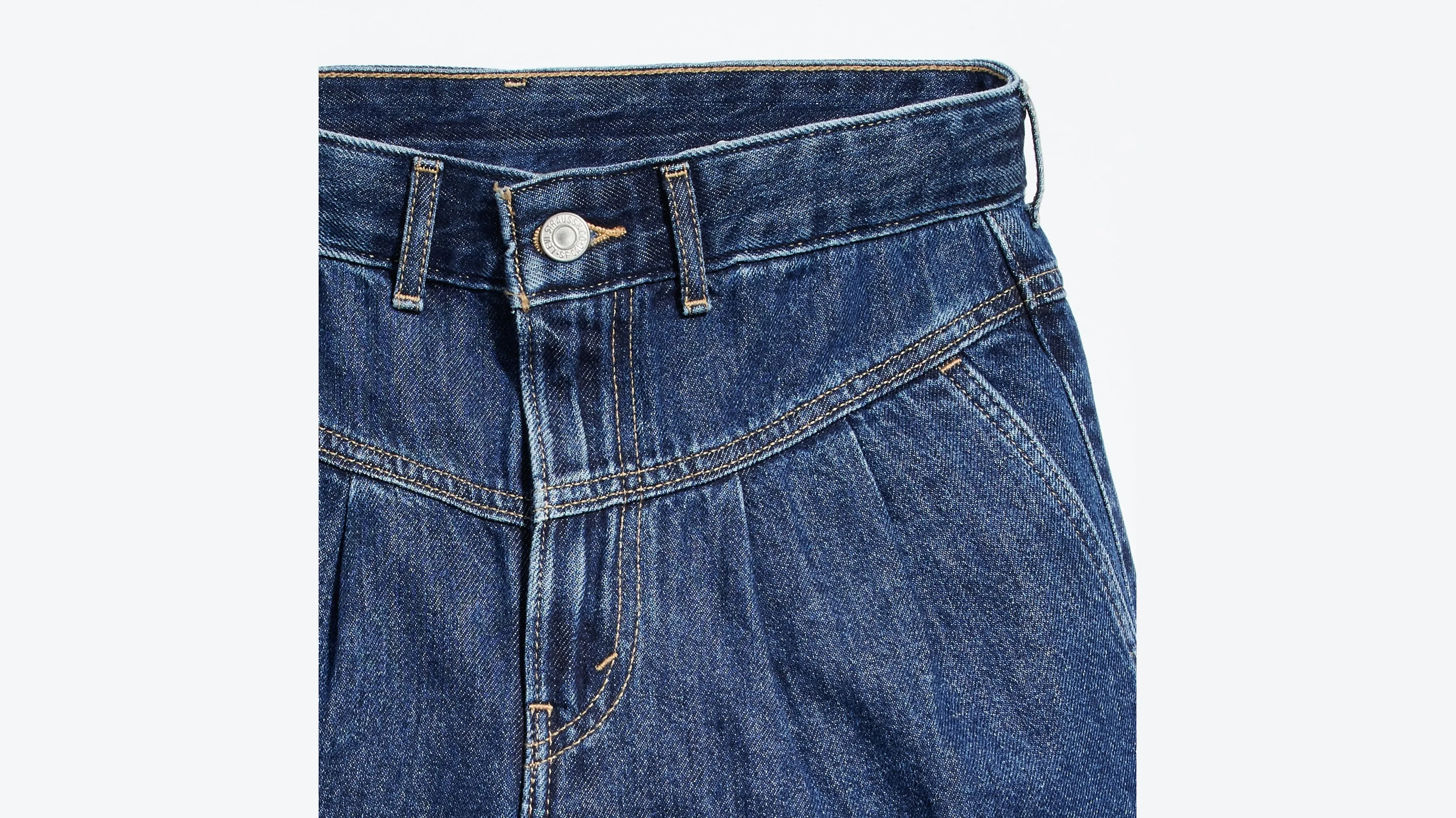 Levi's® Women's Featherweight Mom Shorts