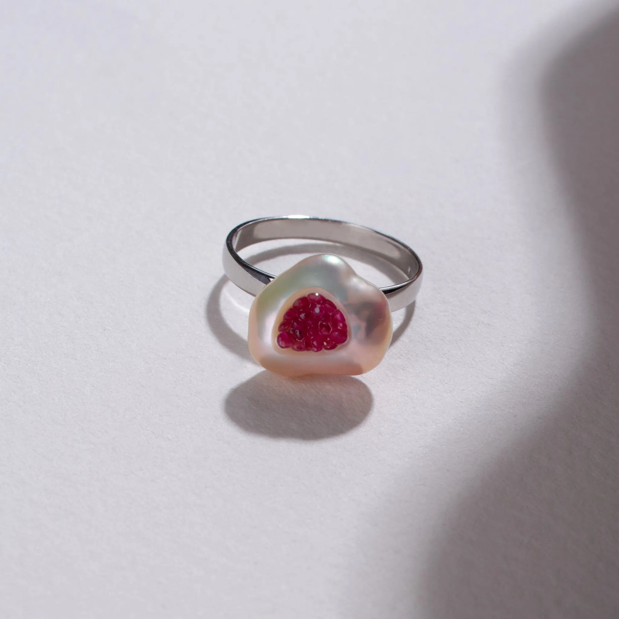 Piccolo Finestrino Collection Freshwater Pearl Ring with Ruby